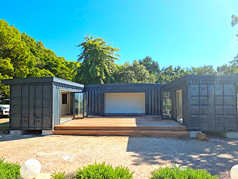 U-Shaped Container Deli& coffee Shop in George